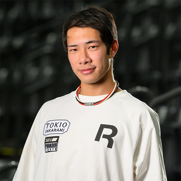 パルクール代表選手「鈴木智也」選手の画像。